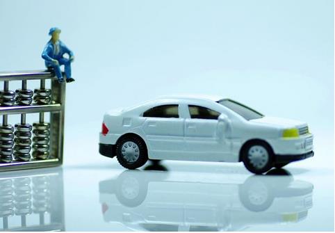 我國(guó)機(jī)動(dòng)車(chē)數(shù)量的不斷增加，使得車(chē)險(xiǎn)市場(chǎng)規(guī)模不斷擴(kuò)大?