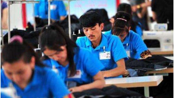 2018年，新疆促進47.58萬城鎮(zhèn)人口實現(xiàn)就業(yè)，城鎮(zhèn)登記失業(yè)率控制在3.3%???