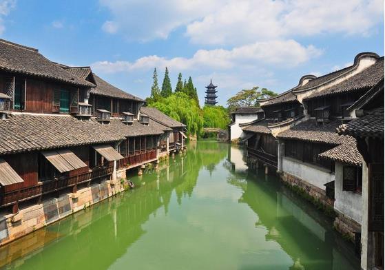 2019年旅游人數(shù)仍處增長態(tài)勢(shì)，將達(dá)60.6億人次，各地紛紛出臺(tái)新一輪文化旅游規(guī)劃??
